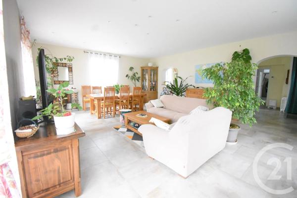 Maison à vendre  22 pièces - 609,54 m 2   CHATEL GUYON  - 63