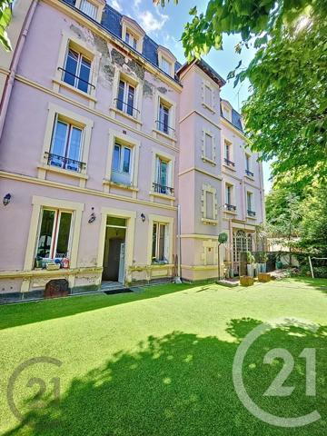 Maison à vendre  22 pièces - 609,54 m 2   CHATEL GUYON  - 63