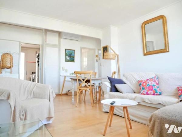 A MONTPELLIER, Quartier Figuerolles, Appartement 58 m², trois pièces avec balcon, dernier étage.