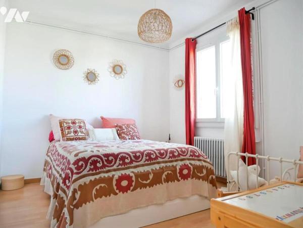 A MONTPELLIER, Quartier Figuerolles, Appartement 58 m², trois pièces avec balcon, dernier étage.