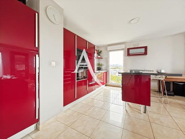 A VENDRE Appartement T4/5 de 87 m² avec terrasse et place de parking 13013 Marseille