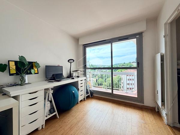 Appartement familial de 151 m² ? Dernier étage ? 4 chambres ? Box ? Sèvres centre / Brancas