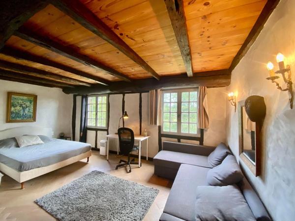 Traditionnelle ferme Basque rénovée avec chambre d'hôtes