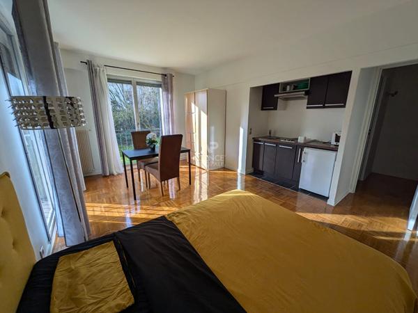 Studio de 25,16 m² à louer ? Le Pecq ? À 15 min à pied du RER A Saint-Germain-en-Laye Loyer 780 €/mois charges comprises **  - Référence  18388