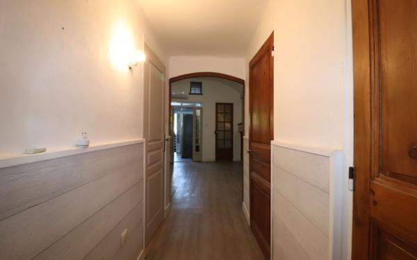 Appartement à vendre    3 pièces • 55 m2 Roquevaire