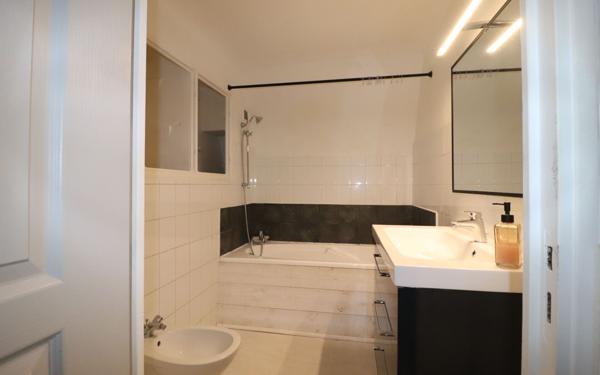 Appartement à vendre    3 pièces • 55 m2 Roquevaire