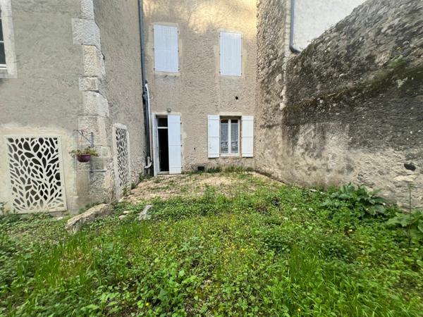 Appartement à louer    3 pièces •  Viviers