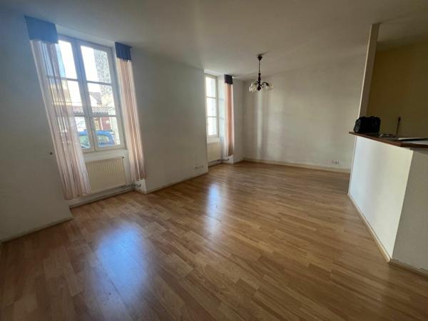 Appartement à louer    3 pièces •  Viviers