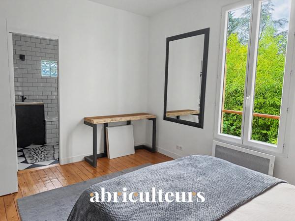 Maison individuelle atypique avec jardin et studio indépendant Garches