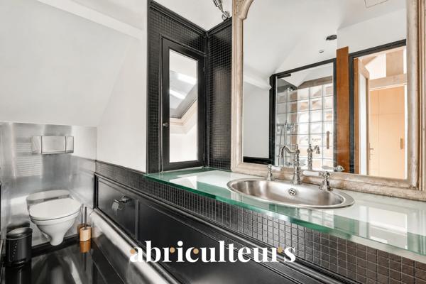 Maison individuelle atypique avec jardin et studio indépendant Garches