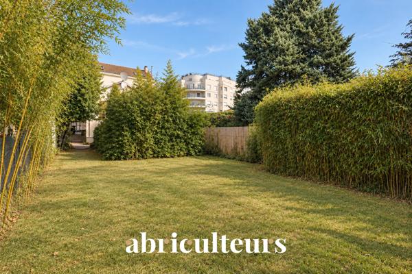 Maison individuelle atypique avec jardin et studio indépendant Garches