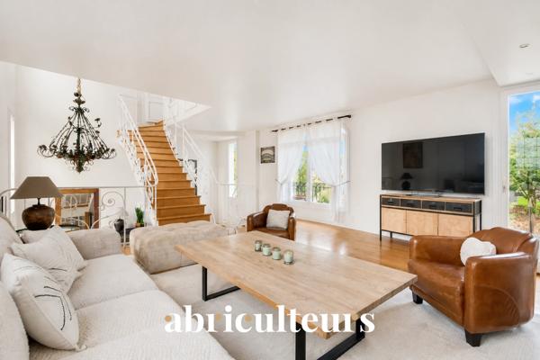 Maison individuelle atypique avec jardin et studio indépendant Garches