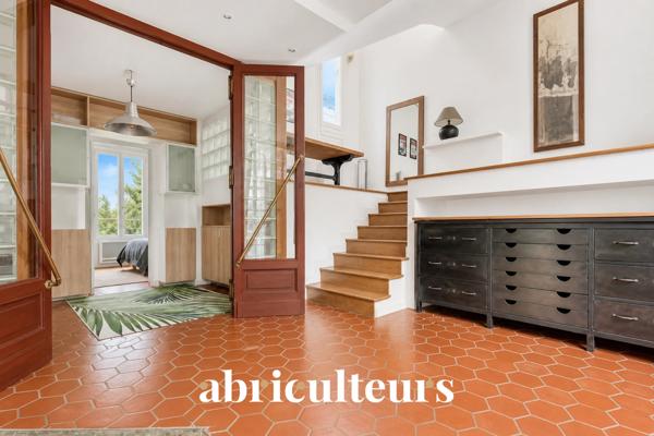 Maison individuelle atypique avec jardin et studio indépendant Garches