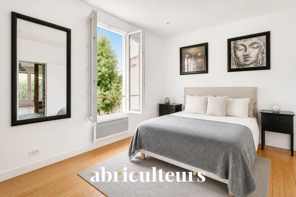 Maison individuelle atypique avec jardin et studio indépendant Garches