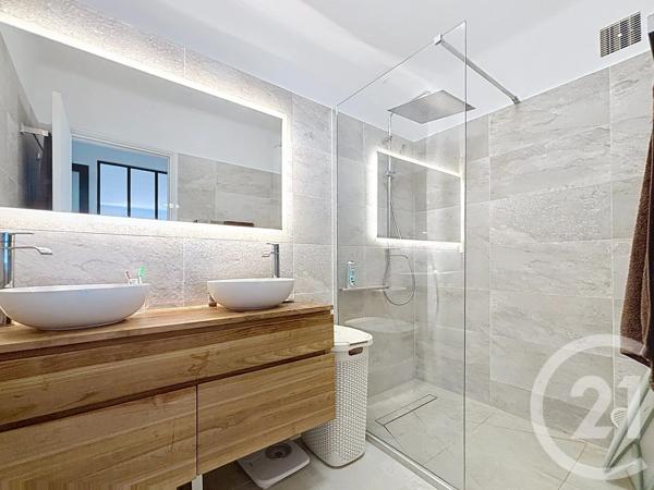 Appartement F3 à vendre  3 pièces - 65,78 m 2   GRASSE  - 06
