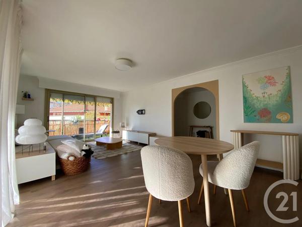 Appartement F3 à vendre  3 pièces - 65,78 m 2   GRASSE  - 06