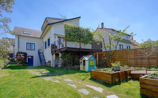 Maison à vendre    6 pièces • 210 m2 Cachan