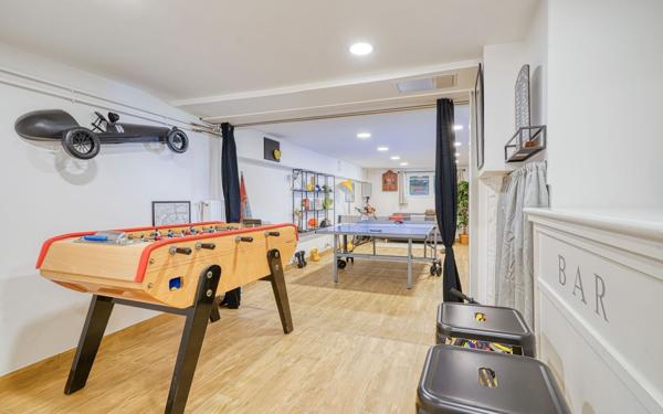 Maison à vendre    6 pièces • 210 m2 Cachan