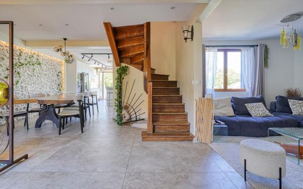 Maison à vendre    6 pièces • 210 m2 Cachan