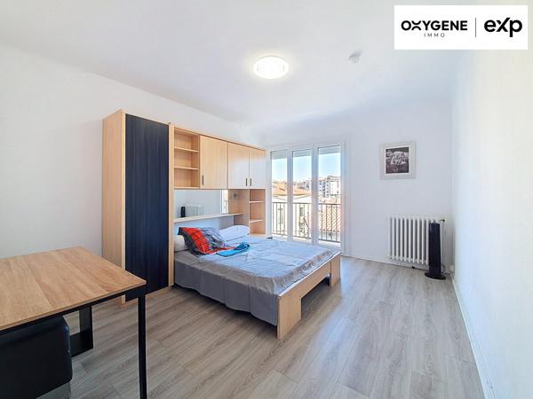 Grand appartement lumineux