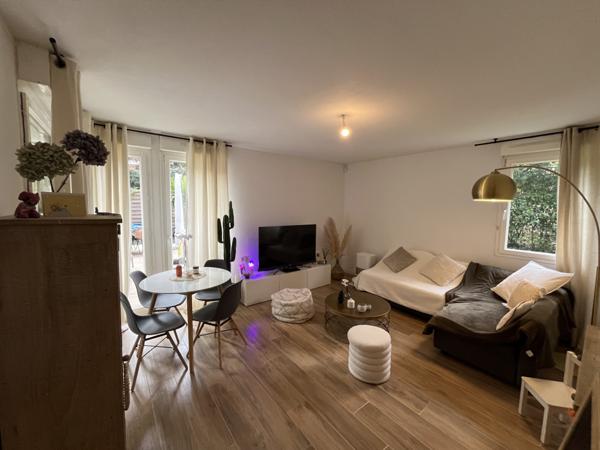 Aix-en-Provence (13090) A Vendre - Beau T3 en RDJ avec garage