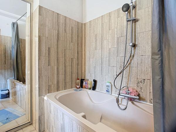 A vendre Appartement 5 pièces 184 m2 Secteur Chevalier de Folard Avignon 84000