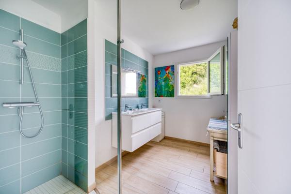 Maison contemporaine proche école et centre de Royan