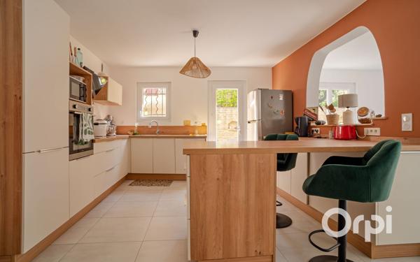 Maison à vendre    6 pièces •  Redessan