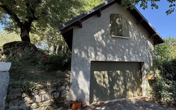 Maison à vendre    5 pièces •  Le Malzieu-Ville