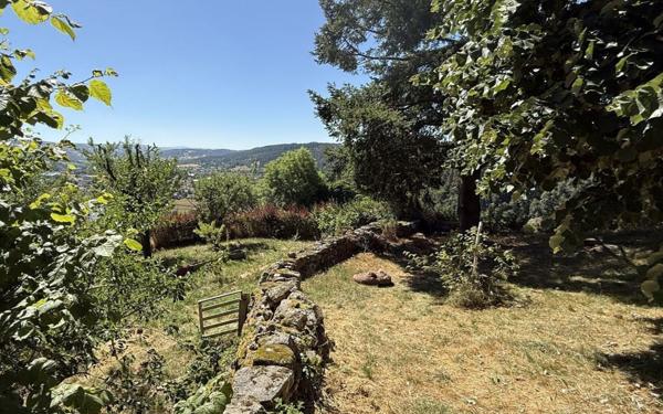 Maison à vendre    5 pièces •  Le Malzieu-Ville