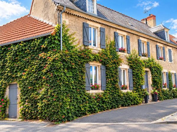 Maison pleine de charme au cœur de Chénérailles