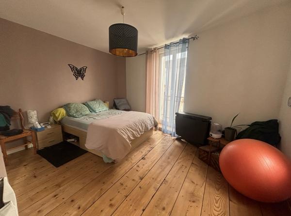 Immeuble / Maison de 125m² avec terrasse et garage AUBIERE