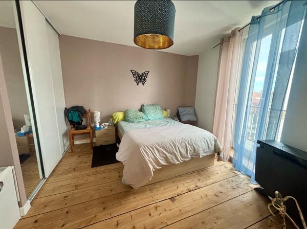 Immeuble / Maison de 125m² avec terrasse et garage AUBIERE