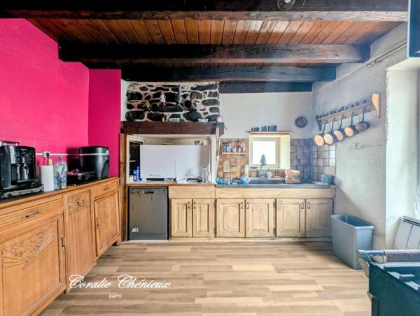 Belle maison lumineuse et chaleureuse