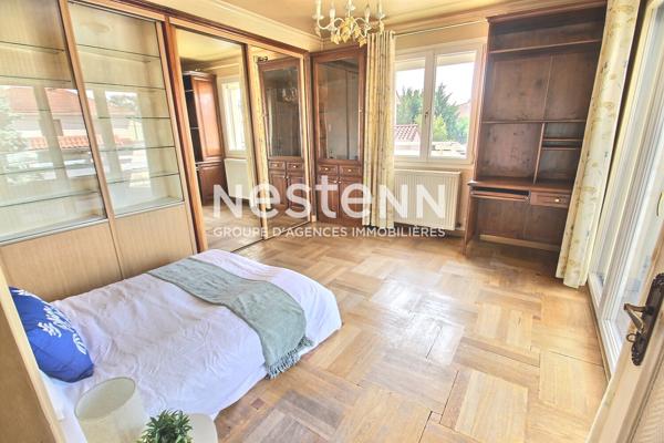 LIMITE ST FONS: # MAISON INDIVIDUELLE# 3 GARAGES# PISCINE OLYMPIQUE#RARE