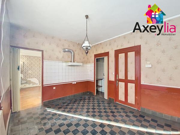 La Pacaudière (42310) A VENDRE - MAISON AVEC GARAGE ET ATELIER - LA PACAUDIERE