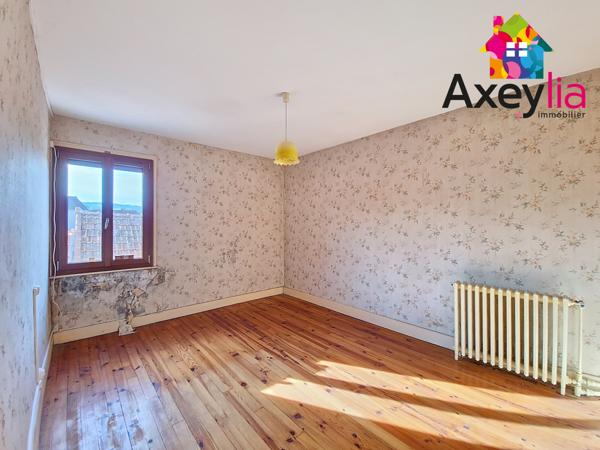 La Pacaudière (42310) A VENDRE - MAISON AVEC GARAGE ET ATELIER - LA PACAUDIERE