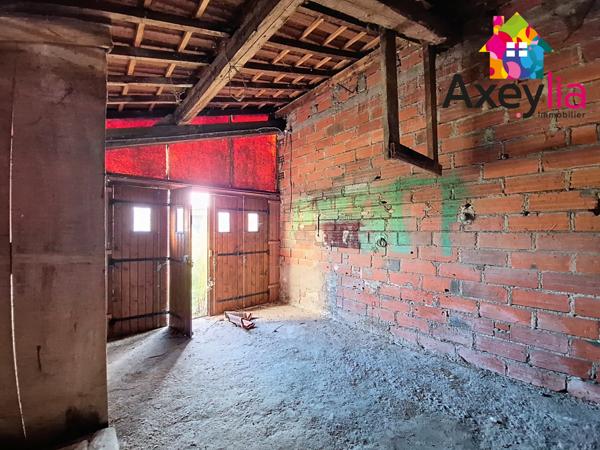 La Pacaudière (42310) A VENDRE - MAISON AVEC GARAGE ET ATELIER - LA PACAUDIERE