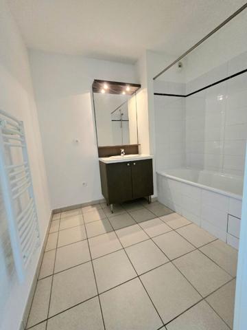 Toulouse 31100 Quartier des Pradettes , SANS FRAIS AGENCE T3 récent de 63.80m²  avec terrasse de 5.58m² parking en sous sol