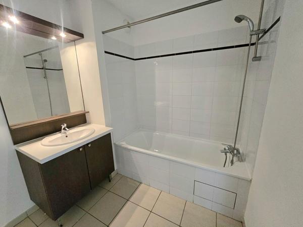 Toulouse 31100 Quartier des Pradettes , SANS FRAIS AGENCE T3 récent de 63.80m²  avec terrasse de 5.58m² parking en sous sol