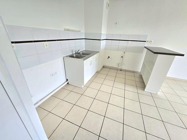 Toulouse 31100 Quartier des Pradettes , SANS FRAIS AGENCE T3 récent de 63.80m²  avec terrasse de 5.58m² parking en sous sol