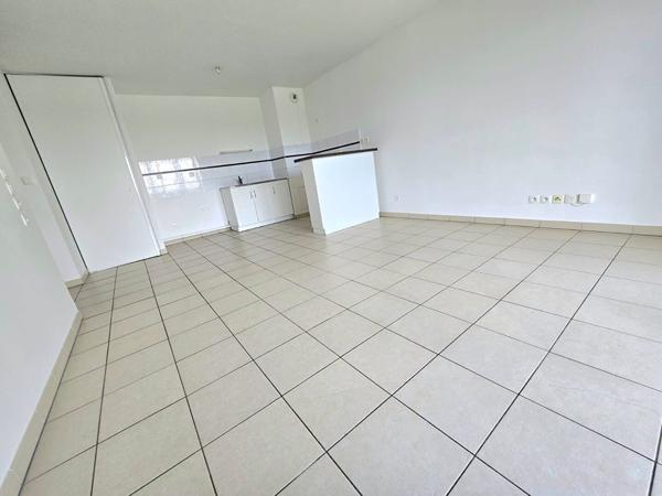 Toulouse 31100 Quartier des Pradettes , SANS FRAIS AGENCE T3 récent de 63.80m²  avec terrasse de 5.58m² parking en sous sol