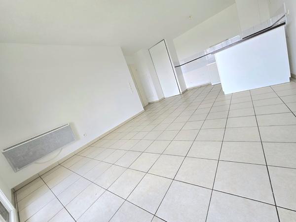 Toulouse 31100 Quartier des Pradettes , SANS FRAIS AGENCE T3 récent de 63.80m²  avec terrasse de 5.58m² parking en sous sol