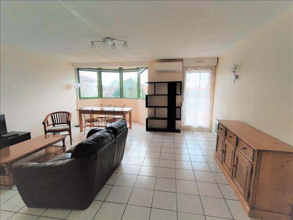 Appartement à louer 806 € CC St-Jean 3 p 72 m² DPE C