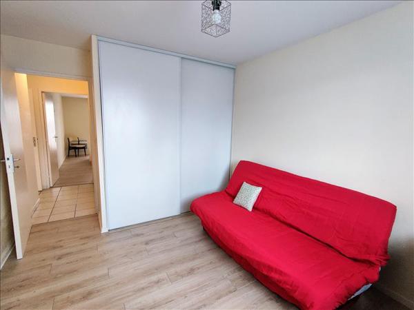 Appartement à louer 806 € CC St-Jean 3 p 72 m² DPE C