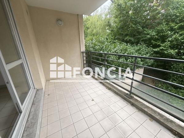 Location Appartement 4 pièces 82 m² - 25 RUE DE LA TABLE DE PIERRE Francheville 69340