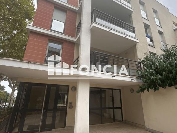 Location Appartement 4 pièces 82 m² - 25 RUE DE LA TABLE DE PIERRE Francheville 69340