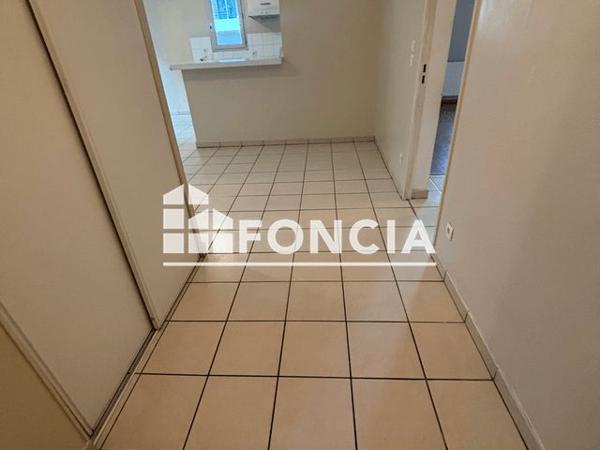 Location Appartement 4 pièces 82 m² - 25 RUE DE LA TABLE DE PIERRE Francheville 69340