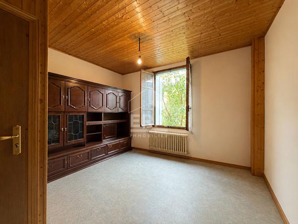 Maison de ville de caractère à rénover - 127 m² habitables + combles aménageables + 84 m² d'annexes ? Annecy, secteur Rue des Alpins
