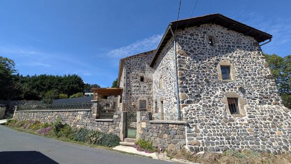 Maison Vernassal 5 pièces 111 m2 + garage sur terrain 2378 m2